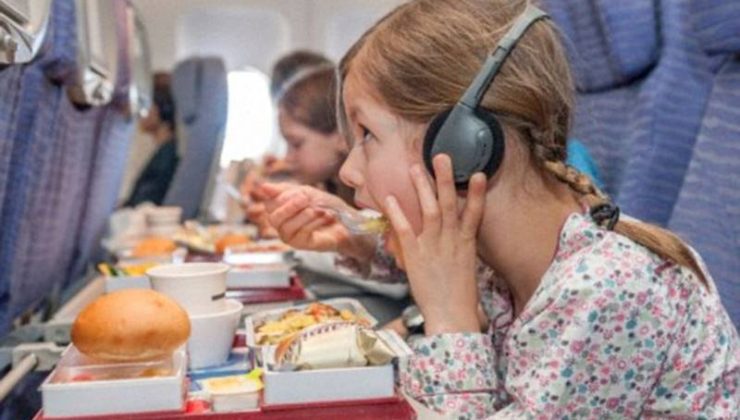 why is airplane food so bad