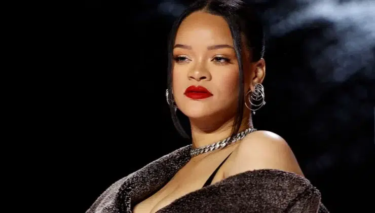 Rihanna Height