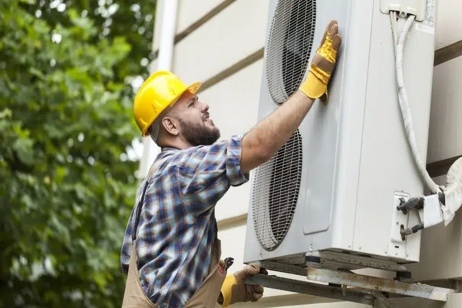How to Choose the Right HVAC Technician for Your AC Repair