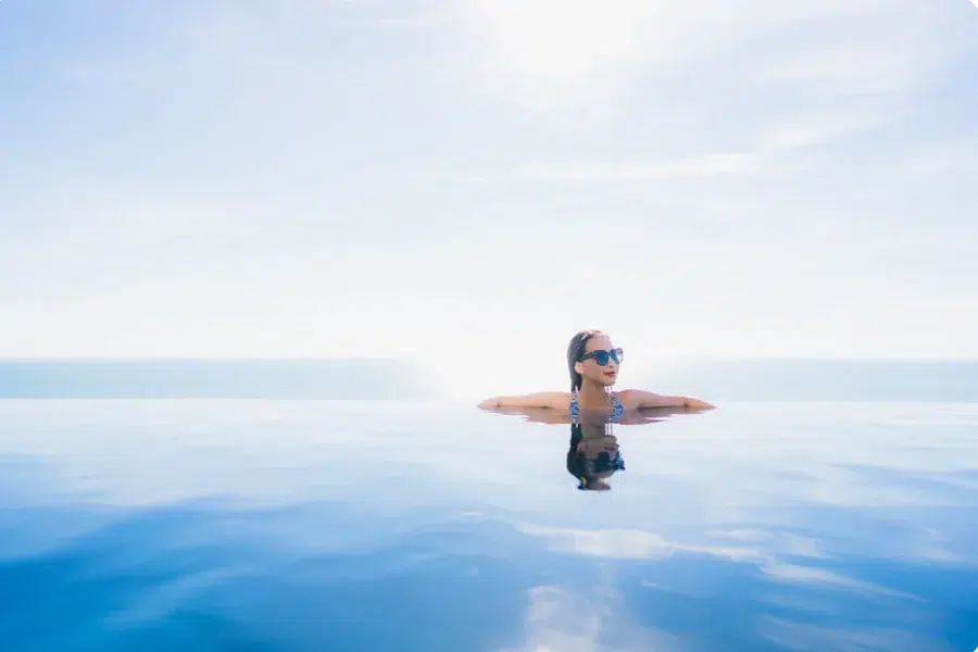 Planning an Afternoon at the Record-breaking Infinity Sky Pool in Dubai