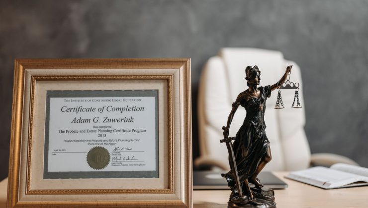 Comp Lawyer